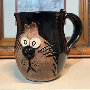 Handcrafted Cat Face Ceramic Mug - Black & Brown